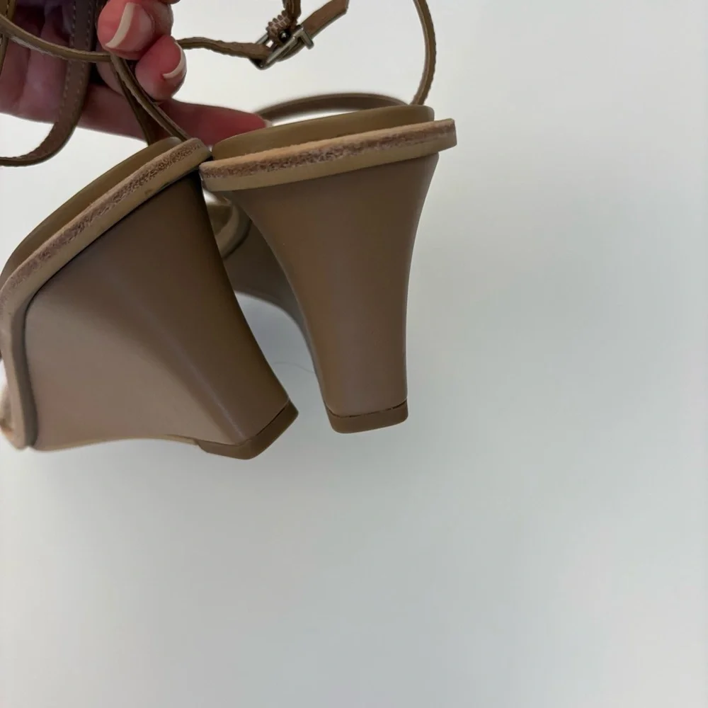Dolce Vita || Gemini Wedge Sandals Strappy Tan Beige Nude 9.5‎ NWOB